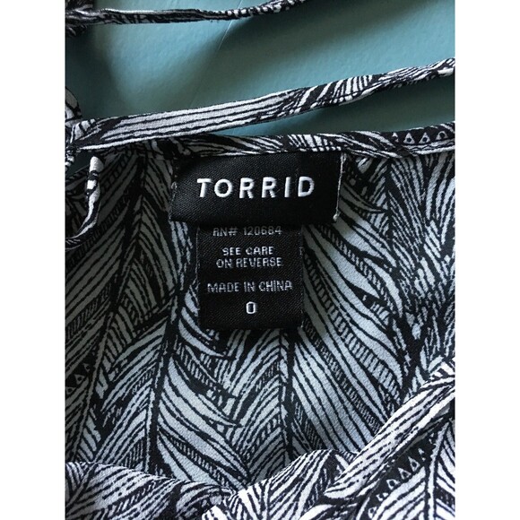 Torrid Boho Babydoll Chiffon Sleeveless Asymmetrical Sheer Top  Size 0 (12-14) - Picture 4 of 4